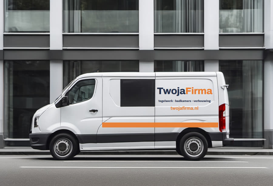 Oklejony bus firmowy z logo, usługami i adresem strony — projekt poglądowy